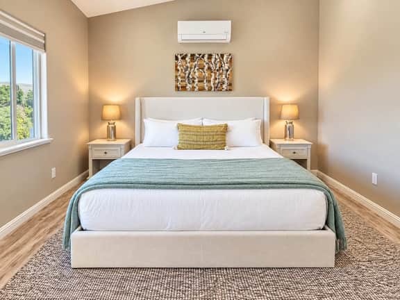 Vineyard Views | King Bed | Dog Friendly | Hot Tub - Image 2